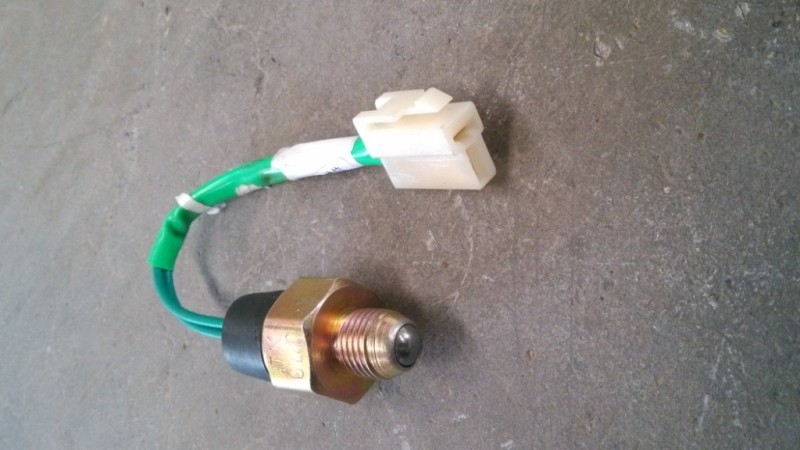 ДАТЧИК ВКЛЮЧЕНИЯ ЗАДНЕГО ХОДА FOTON 1049-С